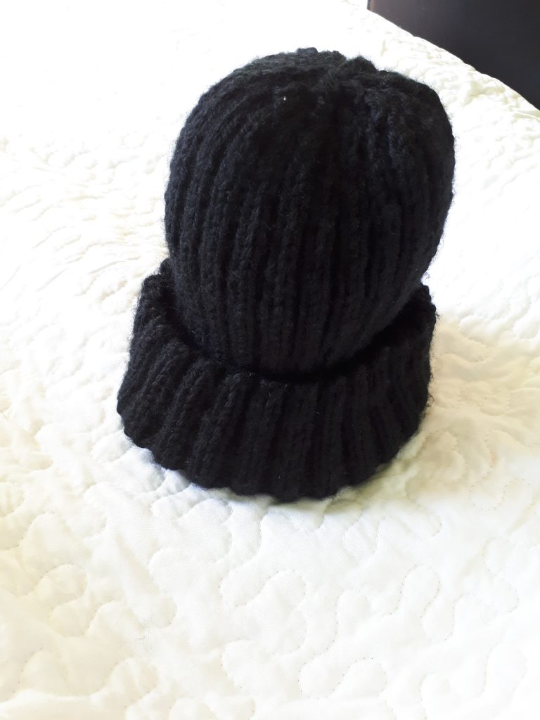 Tricoter un bonnet large adulte unisexe - Une pelote et deux aiguilles